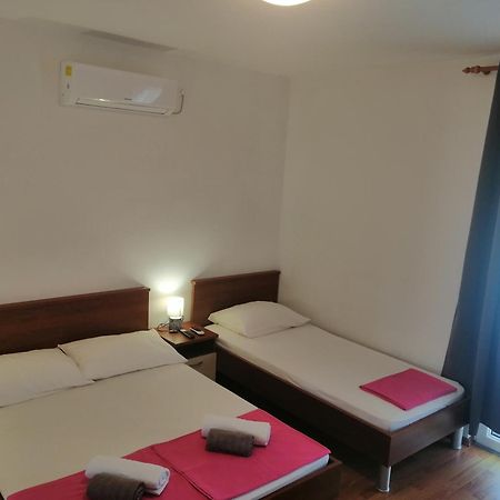 Apartmani Tina Ražanj Exterior foto
