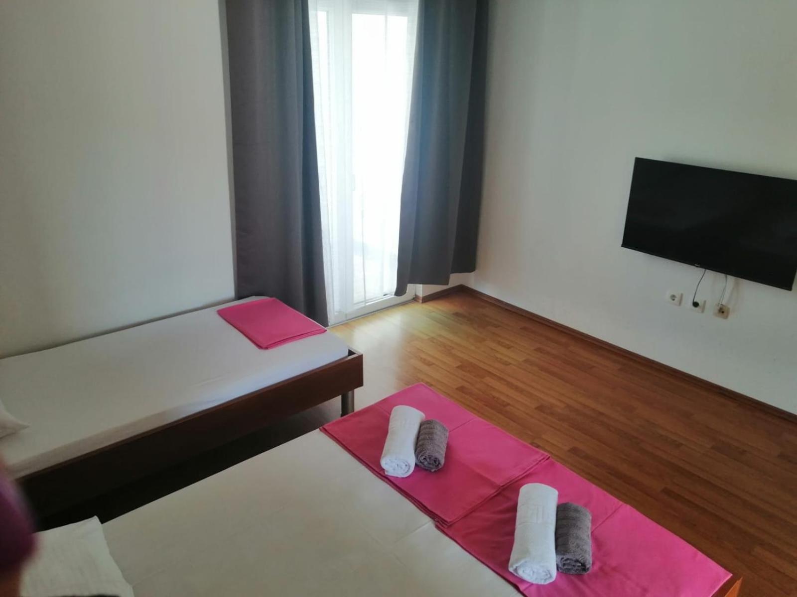 Apartmani Tina Ražanj Exterior foto