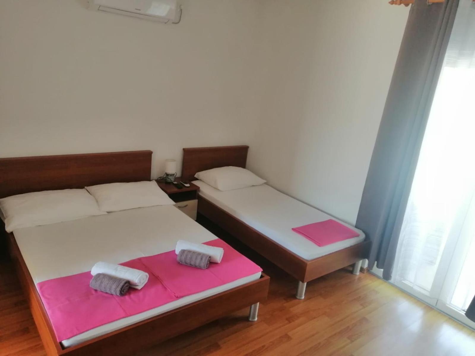 Apartmani Tina Ražanj Exterior foto
