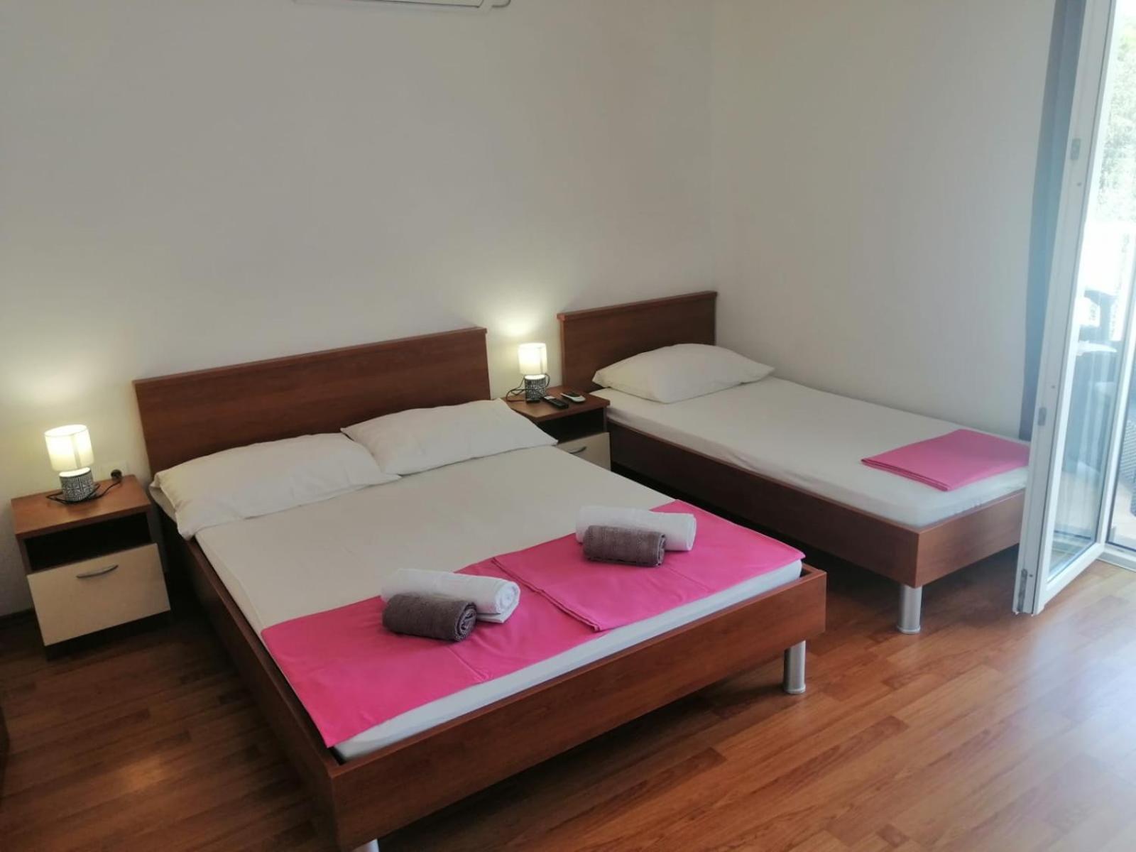 Apartmani Tina Ražanj Exterior foto