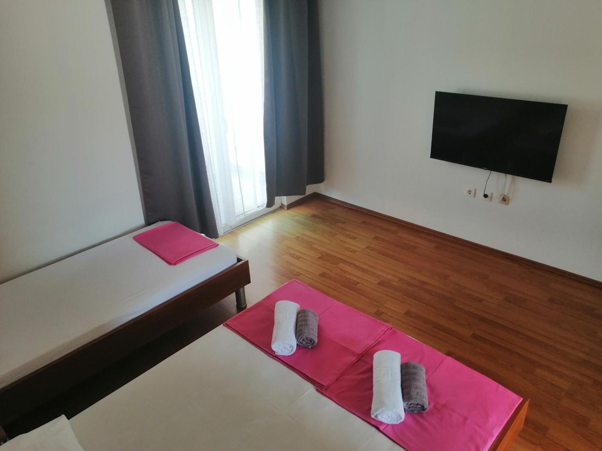 Apartmani Tina Ražanj Exterior foto